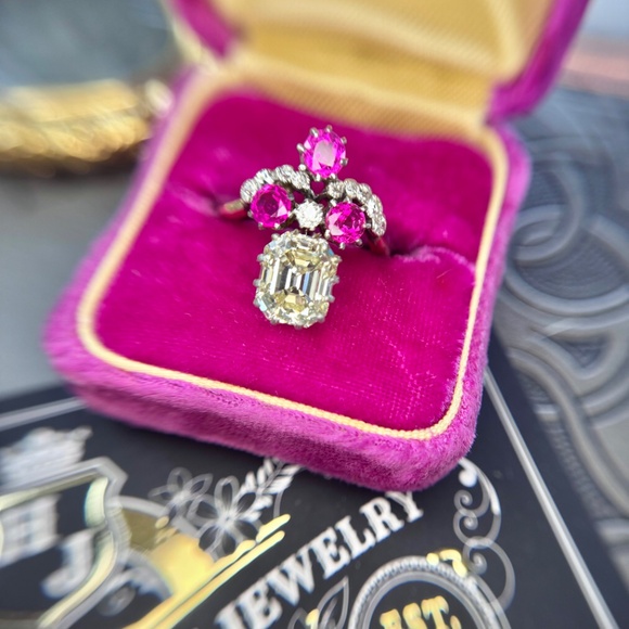 4.22 ctw Belle Époque Antique Emerald Cut Diamond Engagement Ring - Picture 12 of 13